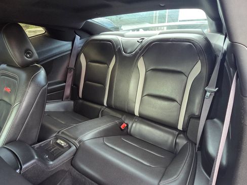 Used 2016 Chevrolet Camaro SS RWD image 15