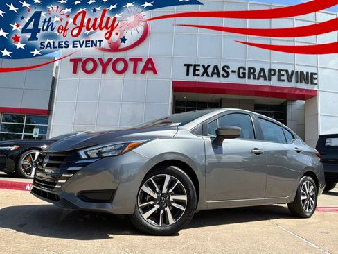 Used 2025 Nissan Versa SV FWD image 1