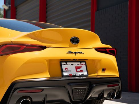 Used 2021 Toyota Supra RWD image 9