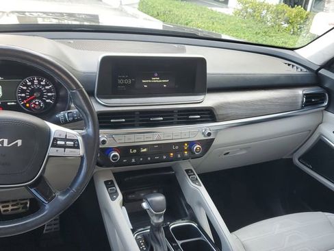Certified 2022 Kia Telluride SX w/ SX Prestige Package AWD/4WD image 13