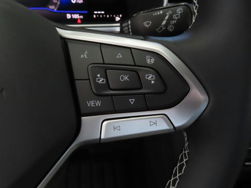 New 2026 Volkswagen Taos SE image 15