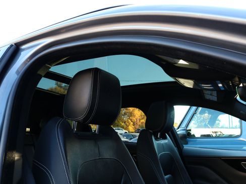 Used 2019 Jaguar F-PACE S image 50