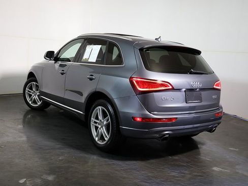 Used 2017 Audi Q5 2.0T Premium Plus w/ Technology Package AWD/4WD image 2