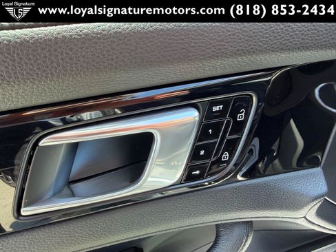 Used 2019 Porsche Panamera image 24