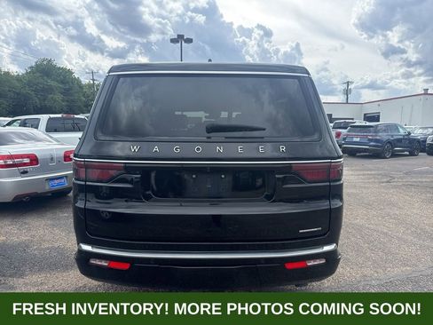 Used 2024 Jeep Wagoneer L Series II RWD image 3