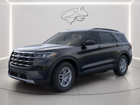 New 2026 Ford Explorer Active image 2