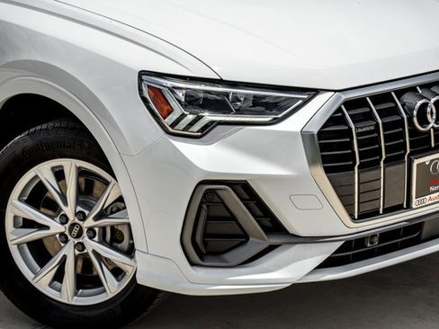 Certified 2025 Audi Q3 2.0T Premium image 3