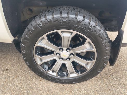 Used 2018 Chevrolet Silverado 1500 High Country AWD/4WD image 11