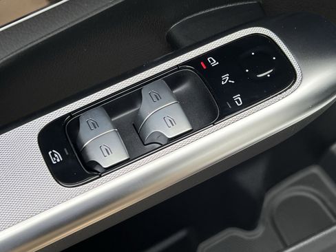 New 2026 Mercedes-Benz GLC 300 4MATIC image 13