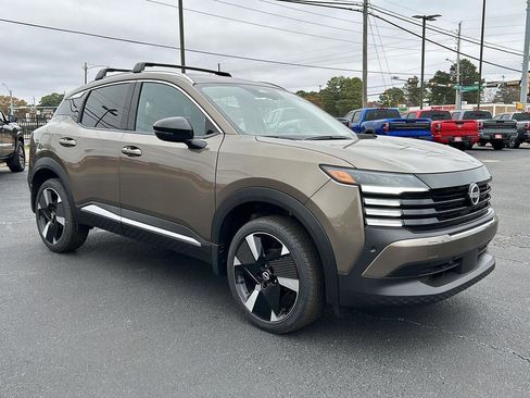 New 2026 Nissan Kicks SR w/ Cold Weather Package image 8