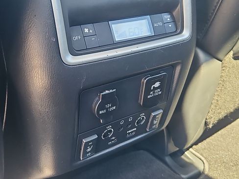 Used 2019 INFINITI QX60 Luxe w/ Sensory Package AWD/4WD image 16