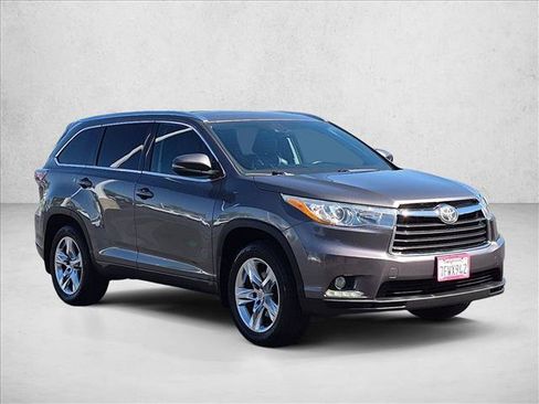 Used 2014 Toyota Highlander Limited Platinum AWD/4WD image 3