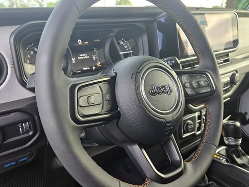 Used 2024 Jeep Wrangler Unlimited w/ Convenience Group image 17