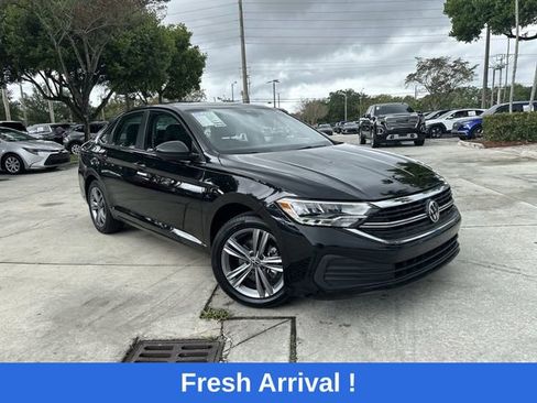 Used 2024 Volkswagen Jetta SE FWD image 39