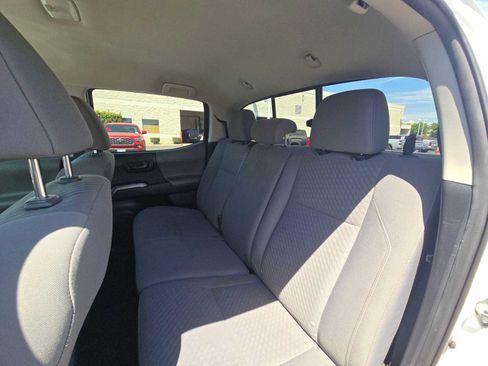 Used 2020 Toyota Tacoma SR5 RWD image 27