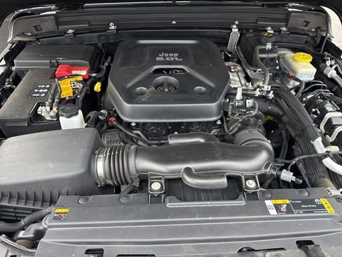 Used 2022 Jeep Wrangler Unlimited Sahara image 29