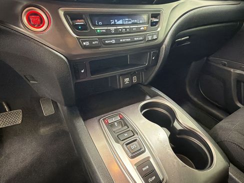 Used 2022 Honda Pilot Sport image 23