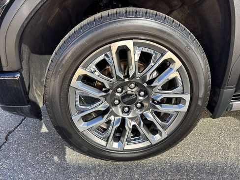 Used 2024 GMC Sierra 1500 Denali Ultimate AWD/4WD image 8