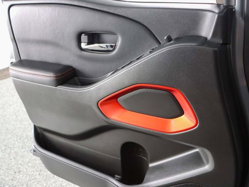 Used 2023 Nissan Frontier PRO-4X w/ Pro Convenience Package image 24