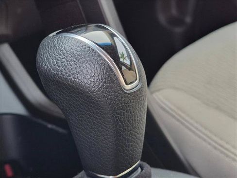 Used 2018 Hyundai Santa Fe Sport w/ 2.4L Value Package 02 FWD image 17