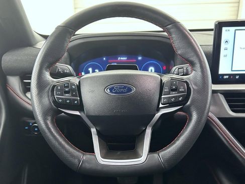 Used 2025 Ford Explorer ST-Line w/ ST-Line Street Pack AWD/4WD image 11