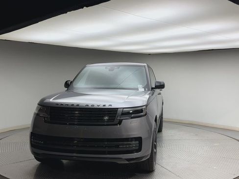 Used 2025 Land Rover Range Rover SE AWD/4WD image 7
