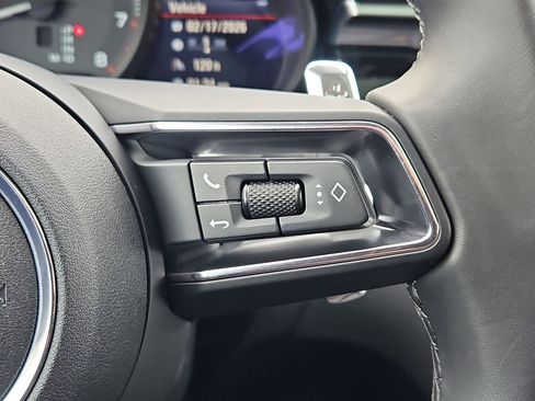 Used 2025 Porsche Macan image 30