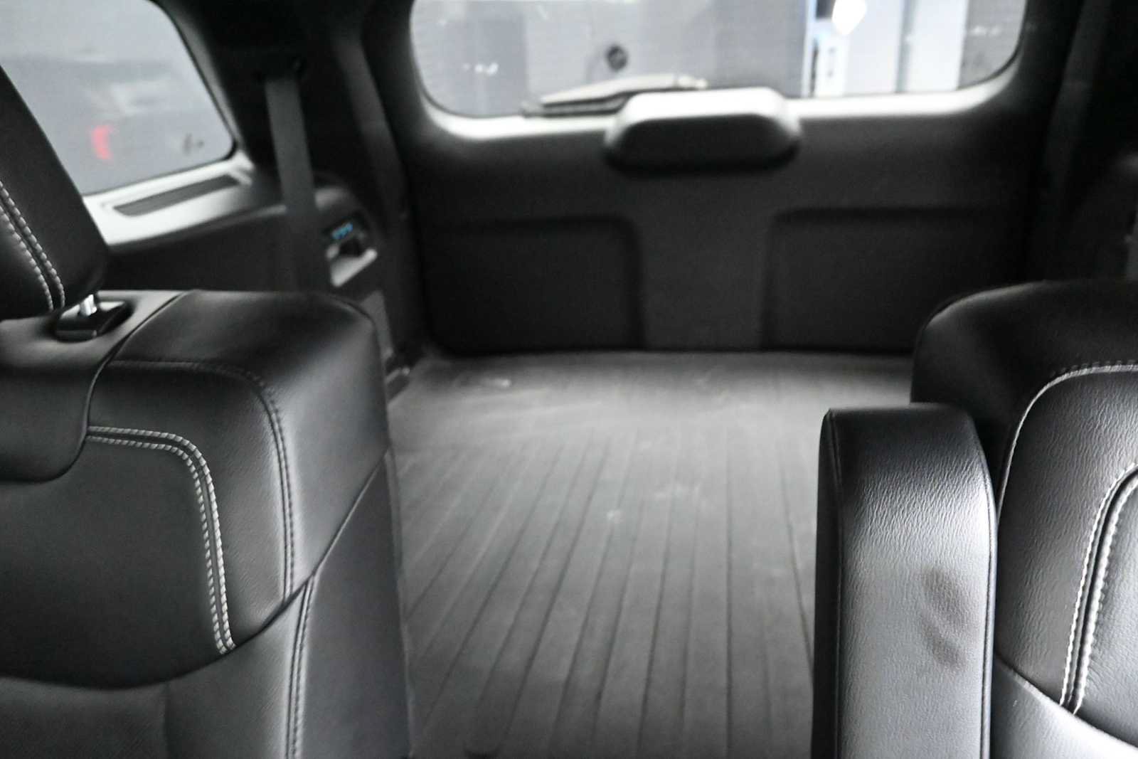 Used 2021 Ford Explorer ST w/ Equipment Group 401A AWD/4WD image 12