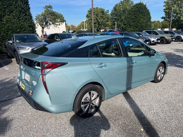 Used 2018 Toyota Prius Two w/ Prius Two Safety Plus Package FWD image 4
