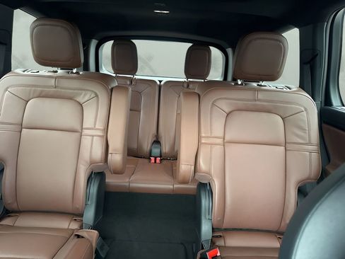 Used 2025 Lincoln Aviator Reserve w/ Equipment Group 201A AWD/4WD image 11