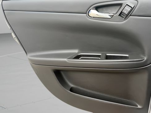 Used 2012 Chevrolet Impala LT FWD image 23