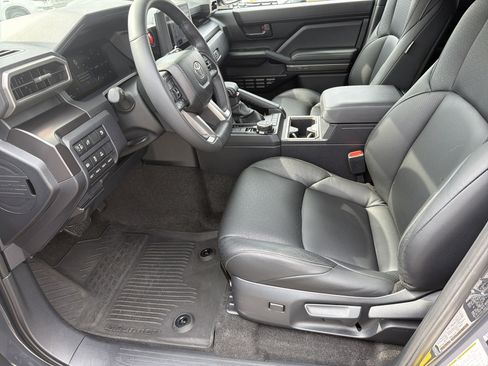 Certified 2025 Toyota 4Runner TRD Off-Road AWD/4WD image 19