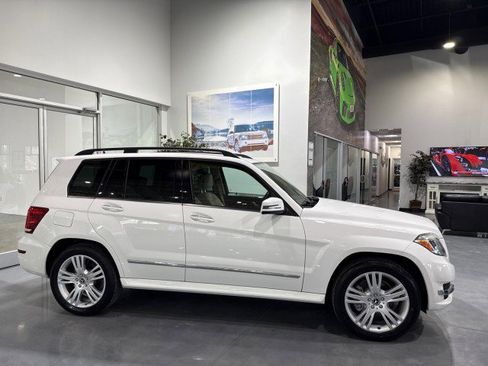 Used 2015 Mercedes-Benz GLK 350 2WD image 4