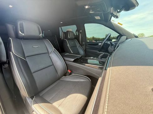Certified 2024 Cadillac Escalade Sport w/ Touring Package AWD/4WD image 31