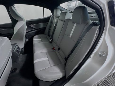 Used 2025 Toyota Camry SE image 26