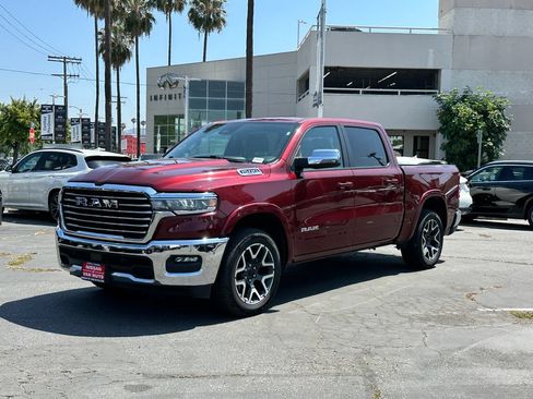 Used 2025 RAM 1500 Laramie AWD/4WD image 2