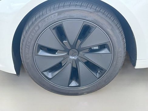Used 2025 Tesla Model 3 Long Range RWD image 31