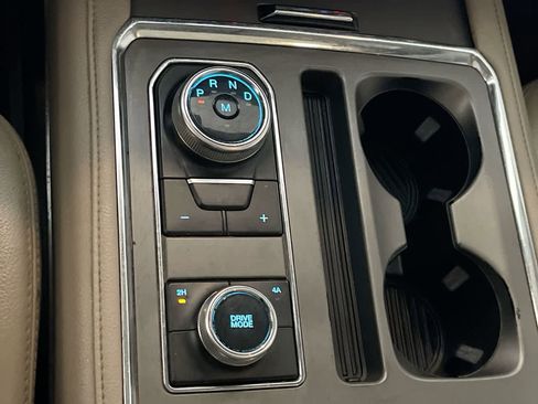 Used 2020 Ford Expedition Max XLT w/ Equipment Group 202A image 20