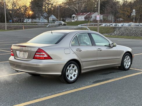 Used 2005 Mercedes-Benz C 320 Sedan image 8