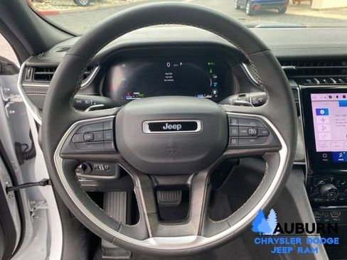 Used 2024 Jeep Grand Cherokee Limited 4xe AWD/4WD image 39