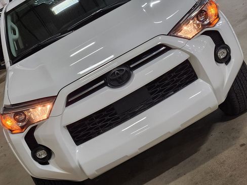 Used 2022 Toyota 4Runner SR5 image 19