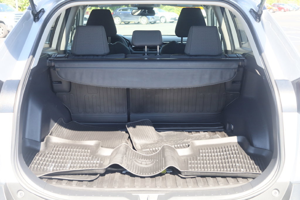 Used 2024 Toyota RAV4 LE AWD/4WD image 24