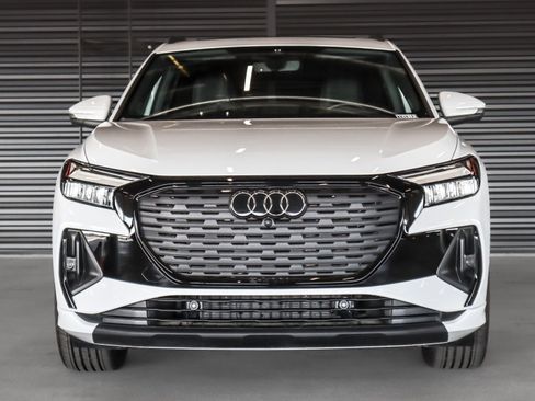 Certified 2024 Audi Q4 e-tron Premium Plus image 9