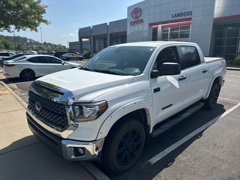 Used 2019 Toyota Tundra SR5 w/ SR5 Upgrade Package AWD/4WD image 2