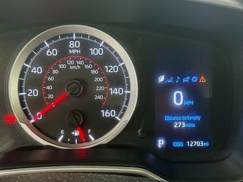Used 2022 Toyota Corolla SE w/ SE Preferred Package FWD image 16