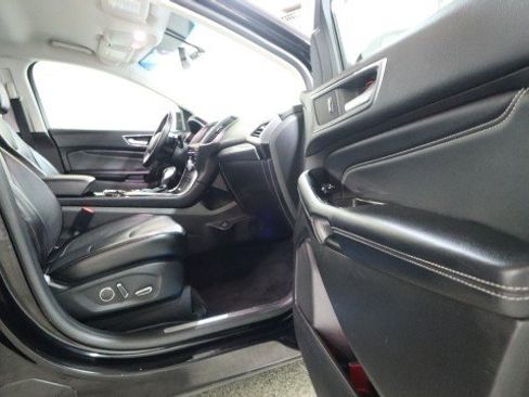 Used 2017 Ford Edge Titanium AWD/4WD image 10