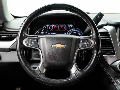 Used 2019 Chevrolet Suburban LT RWD image 23