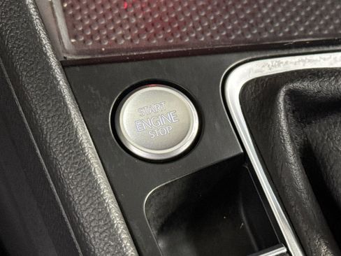 Used 2025 Volkswagen Jetta GLI Autobahn image 33