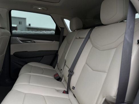 Used 2022 Cadillac XT5 Premium Luxury w/ Technology Package AWD/4WD image 12