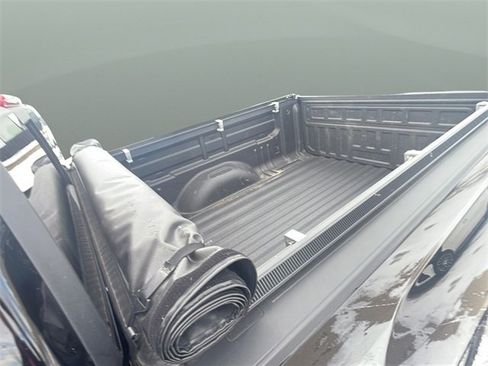 Used 2022 GMC Canyon AT4 image 35